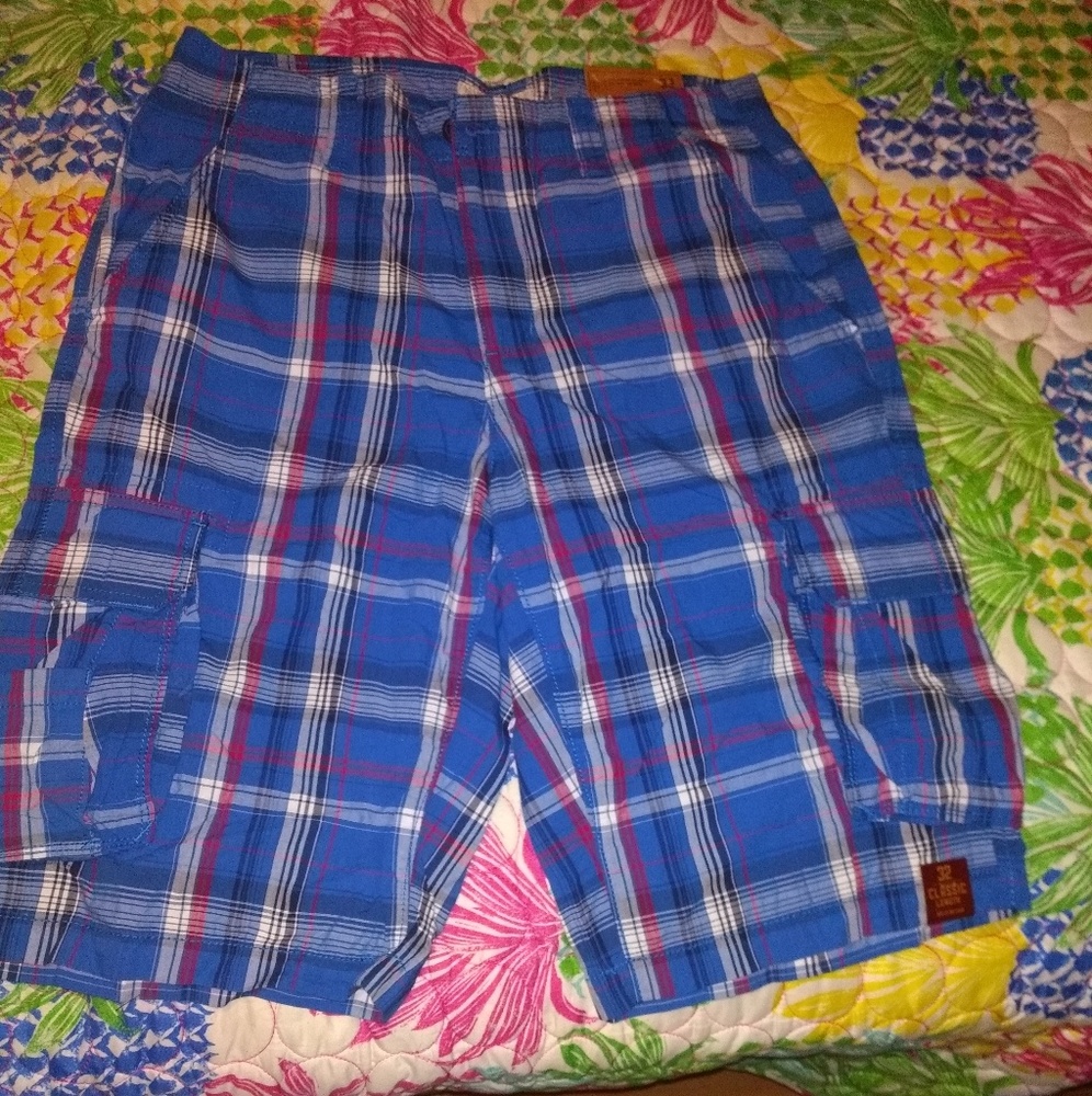 NEW CARGO SHORTS WTAG